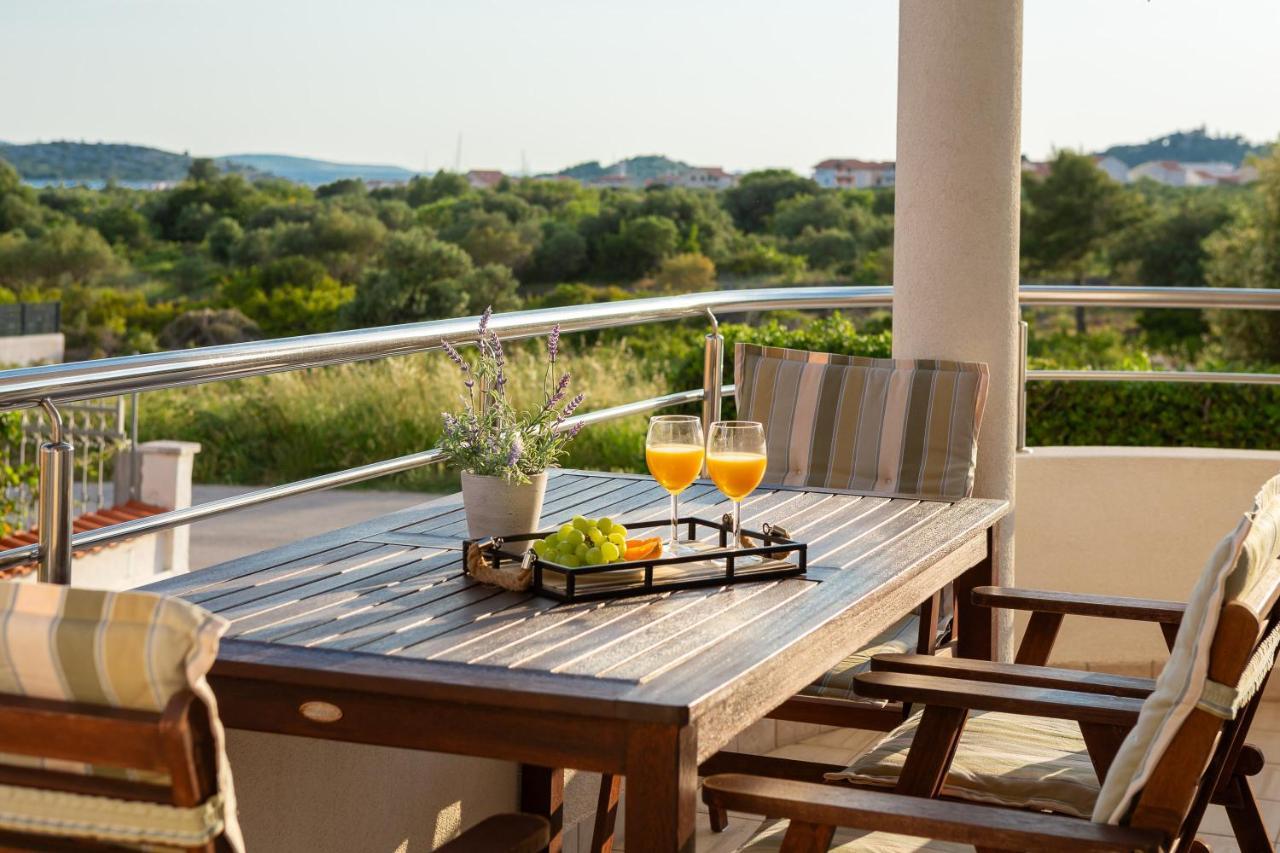 Apartments Tihi III Vodice Luaran gambar