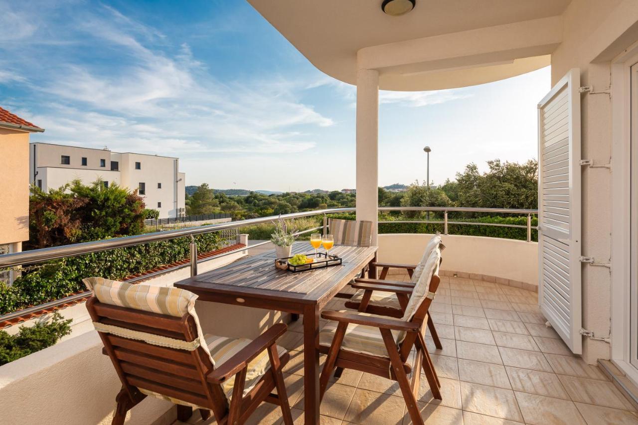 Apartments Tihi III Vodice Luaran gambar