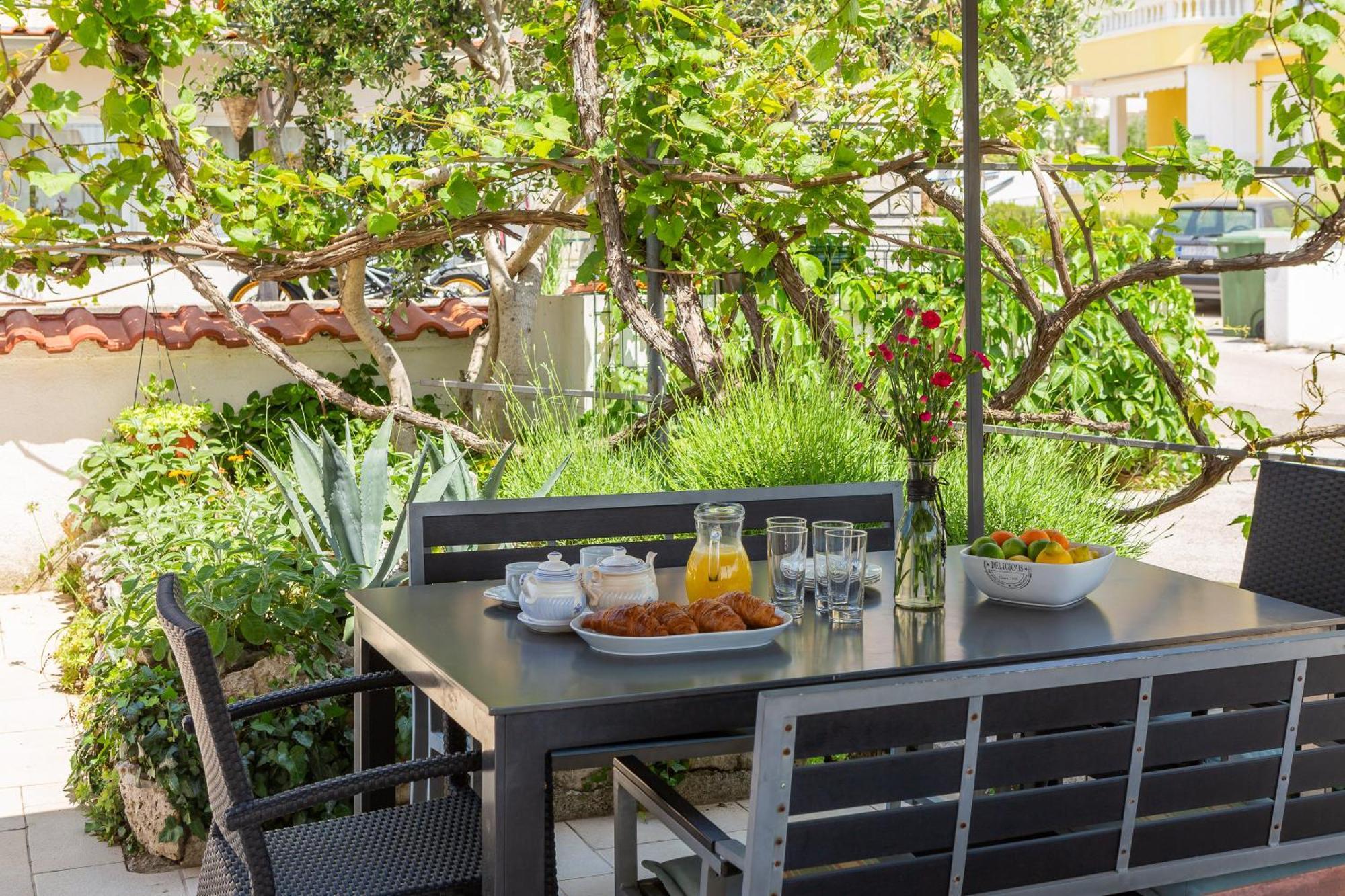 Apartments Tihi III Vodice Luaran gambar