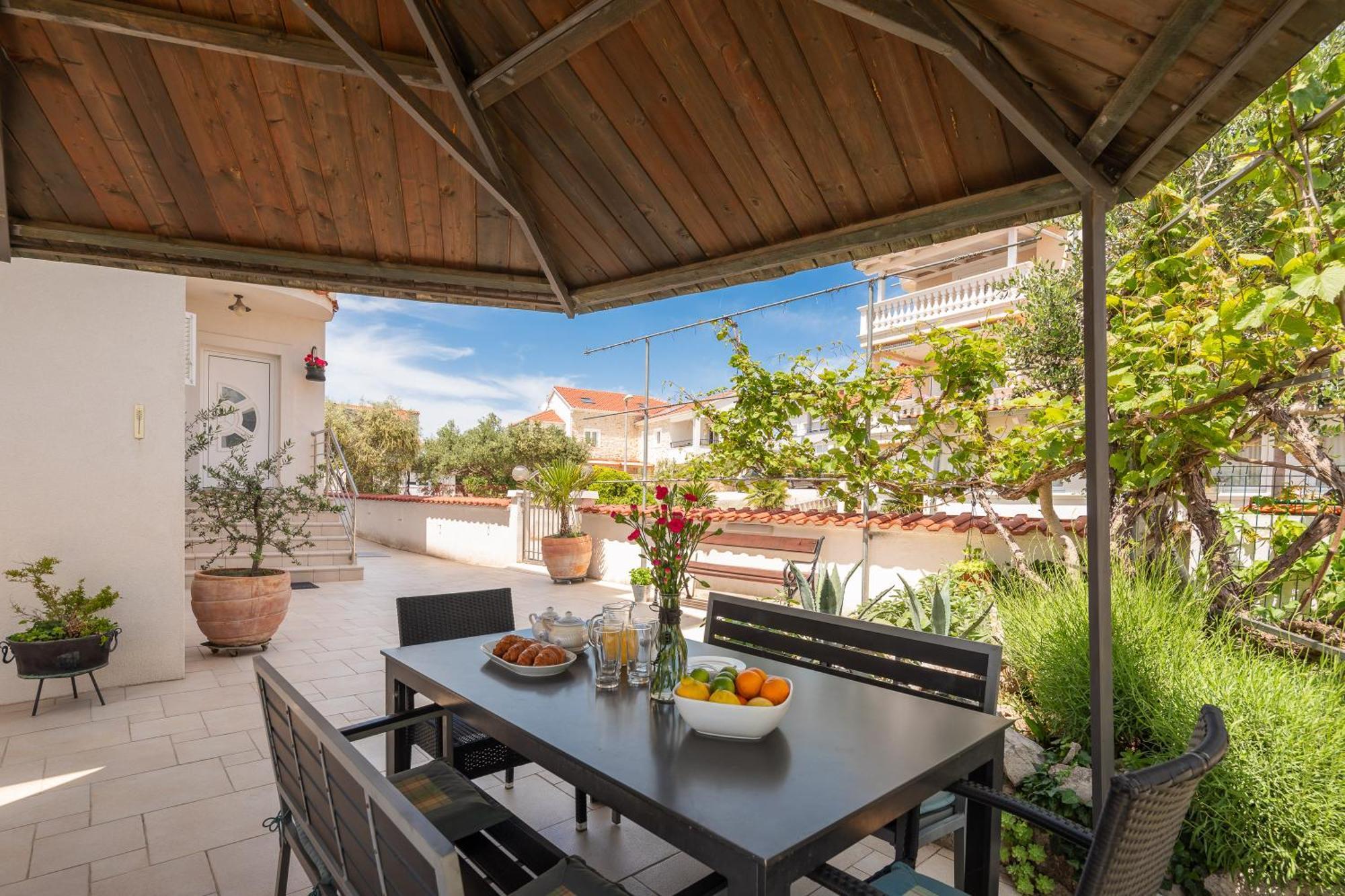 Apartments Tihi III Vodice Luaran gambar