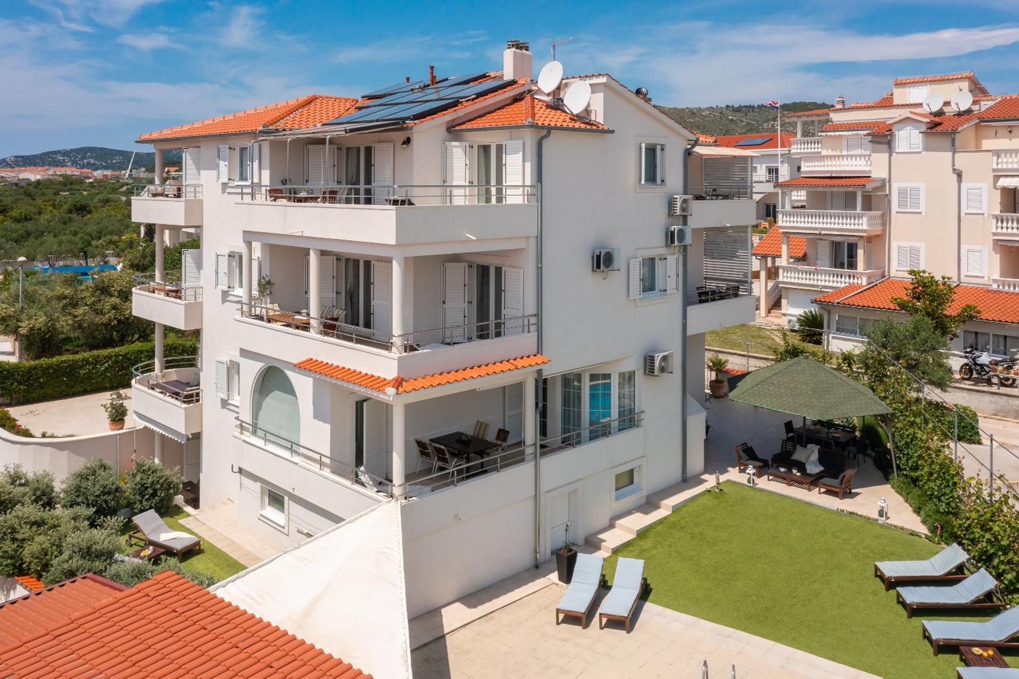 Apartments Tihi III Vodice Luaran gambar