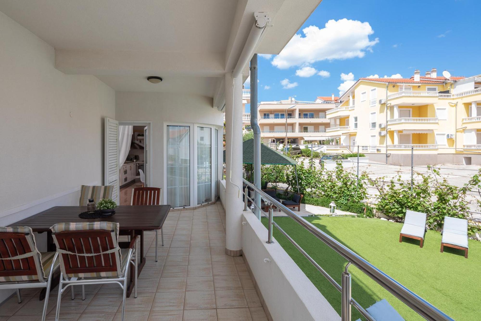 Apartments Tihi III Vodice Luaran gambar